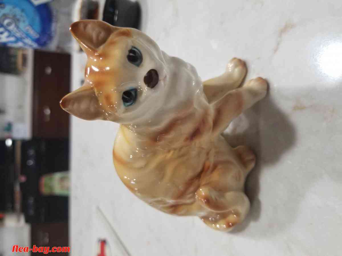 Vintage Cat Figure 4" Tall  Made in Japan Numbered 1559 Home