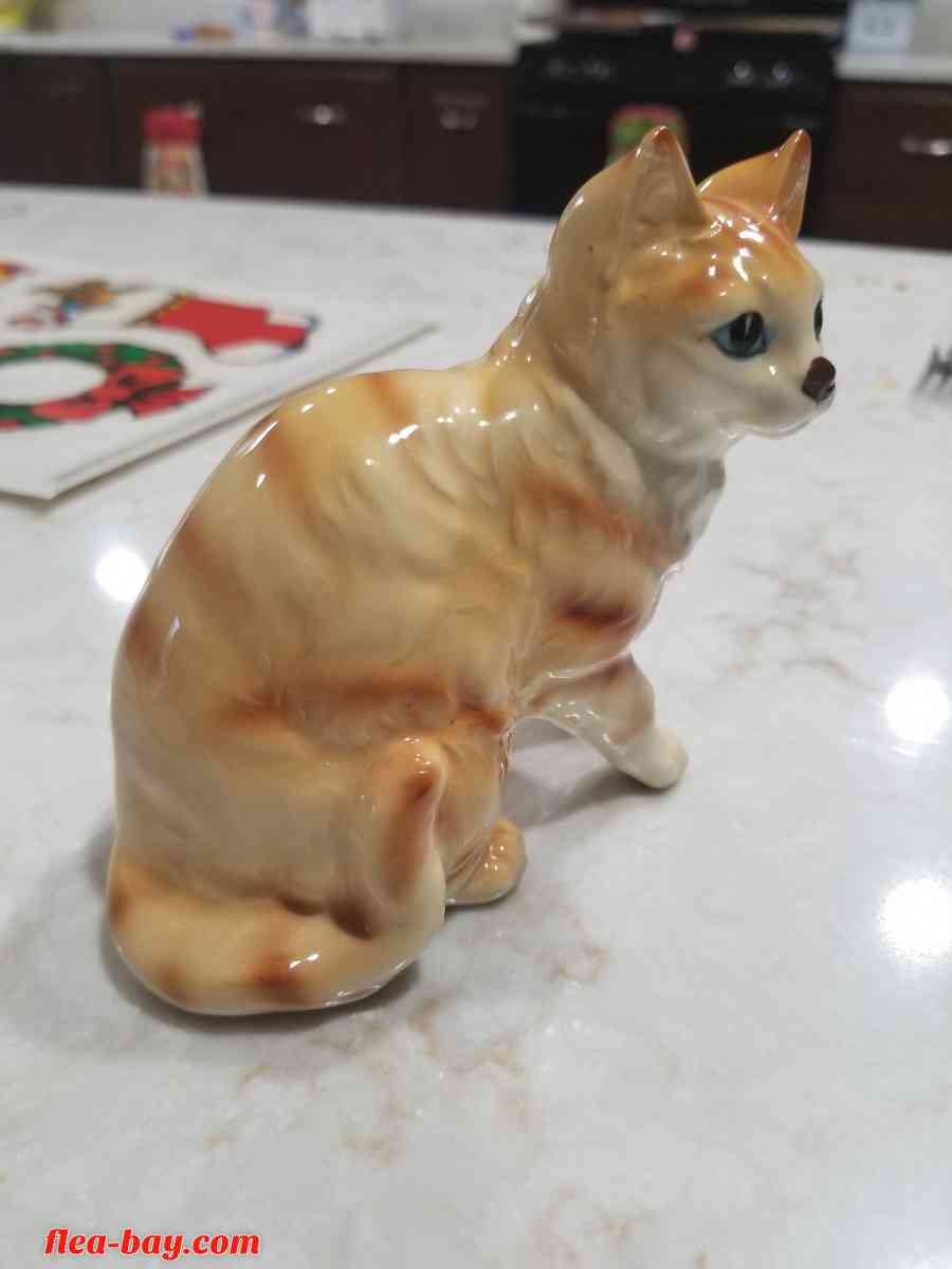 Vintage Cat Figure 4" Tall  Made in Japan Numbered 1559 Home