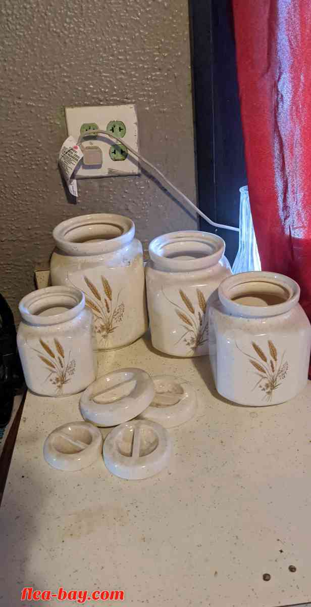 4 different size spice jars