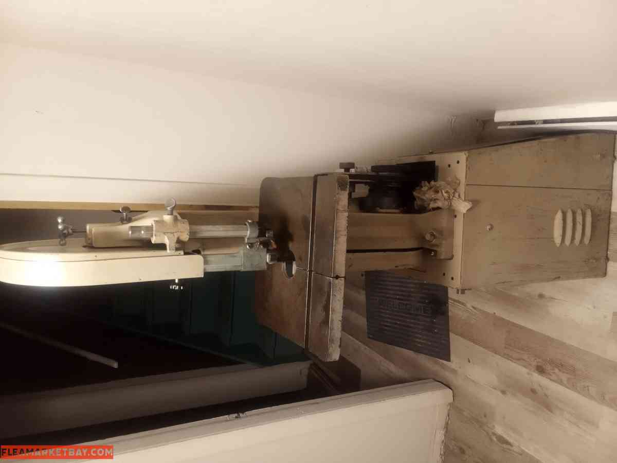 1970's model Delta/Rockwell industrial bandsaw,metal wood .