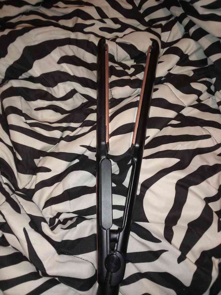 rose gold plated hair straightener