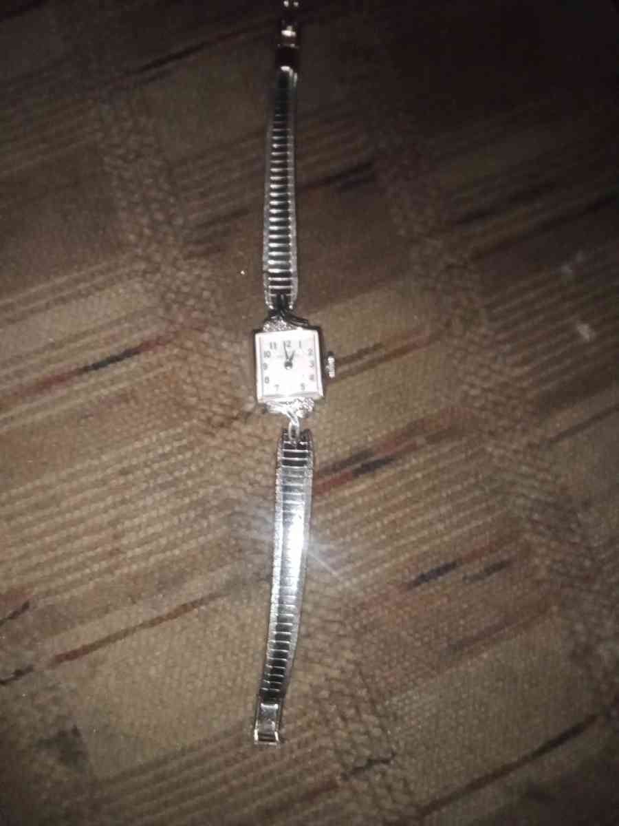 lady Hamilton Diamond wind up watch