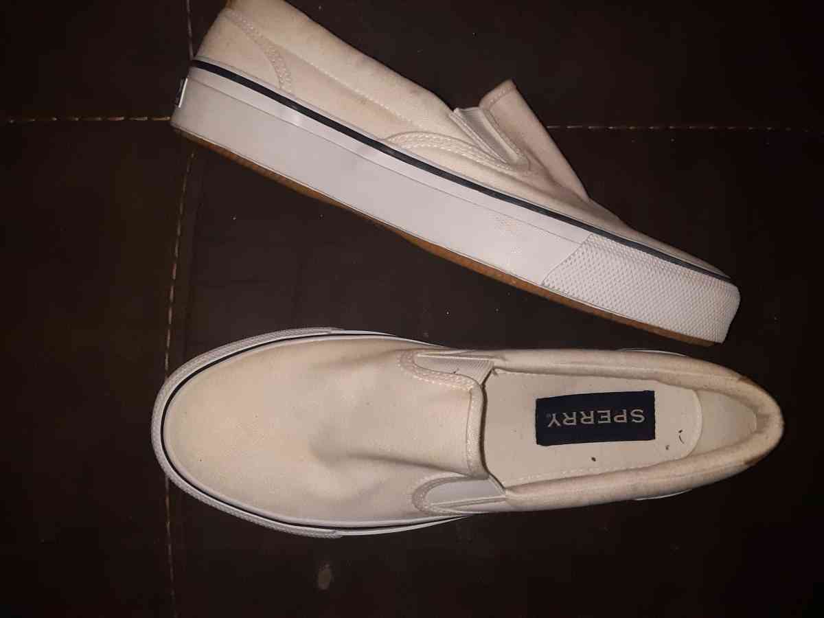 Sperry shoes white