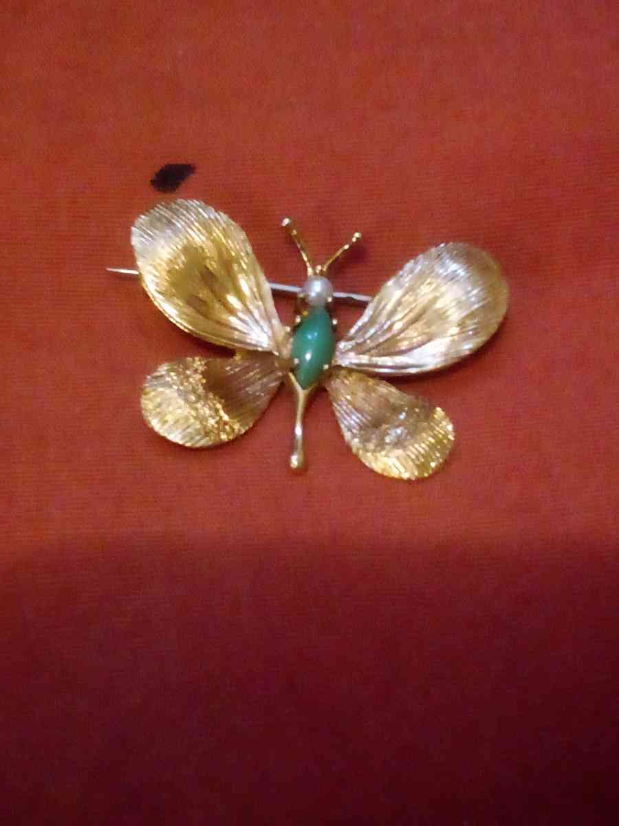 vintage 1960s 18k gold pearl butterfly brooch