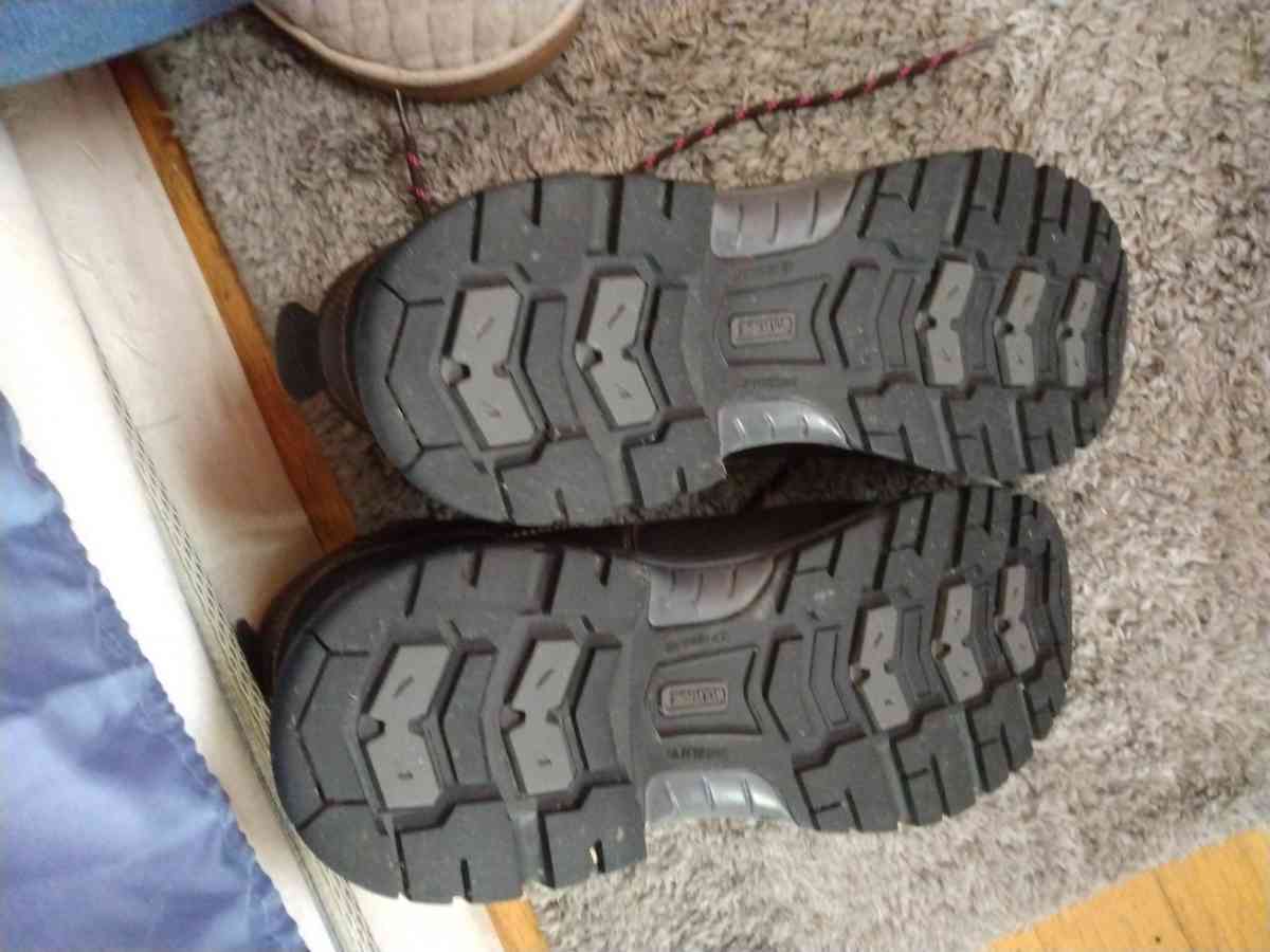 still toed work boots