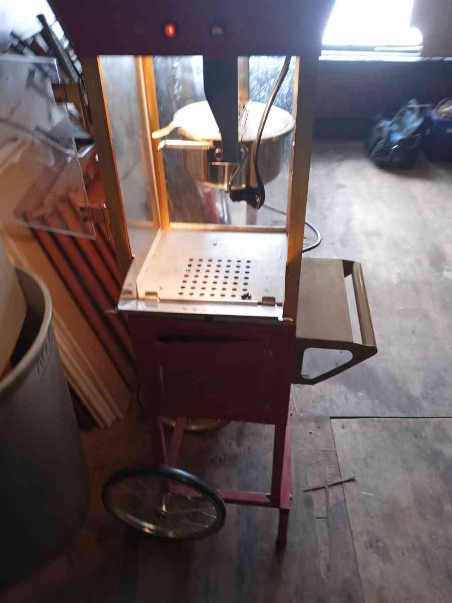 popcorn maker been used 3 or for times works excellent