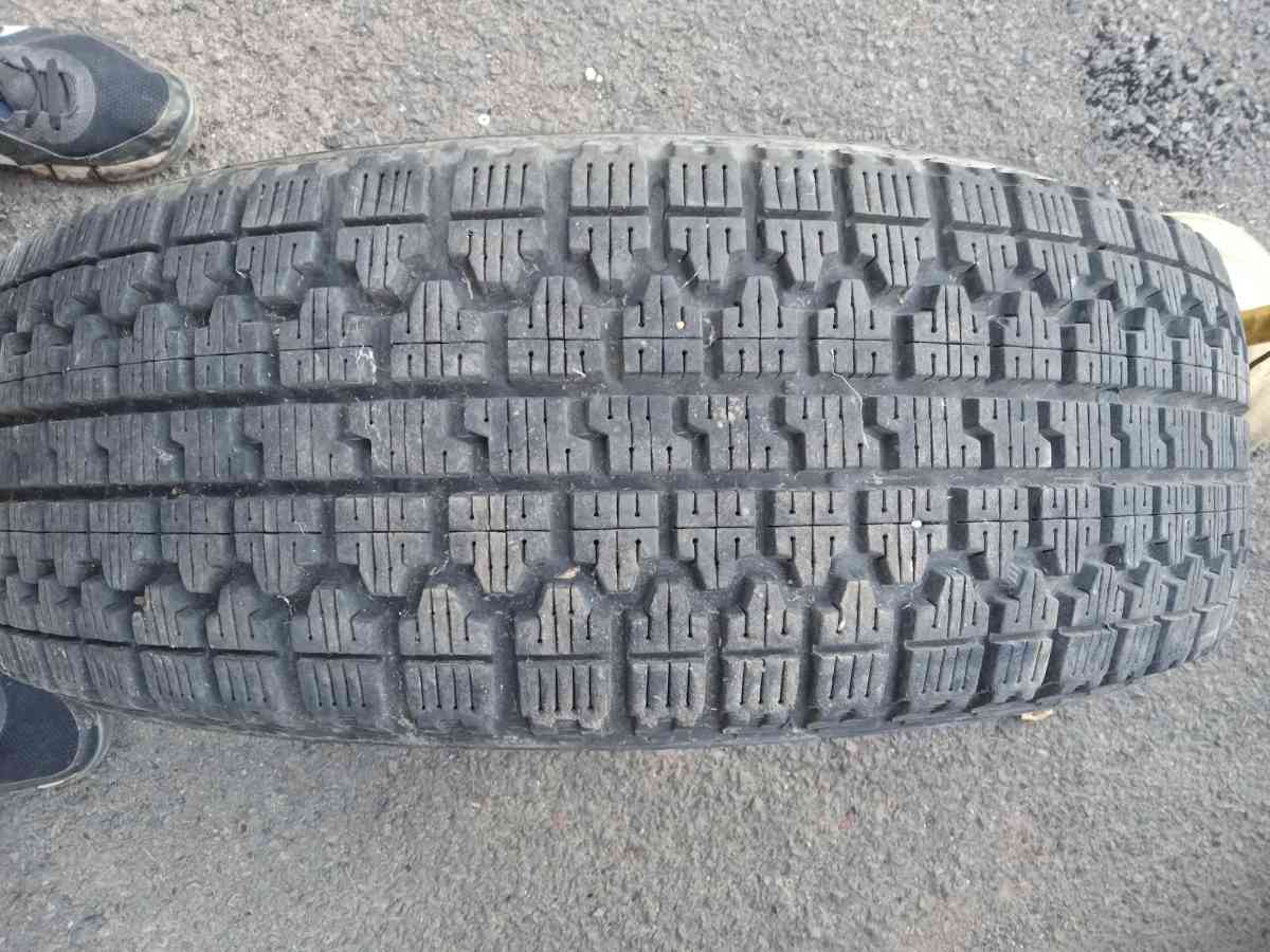 Really nice Tire with excellent tread 185 70 R14