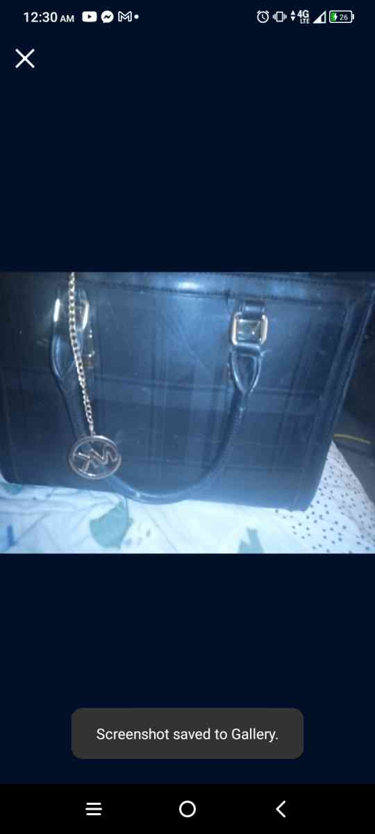 Micheal kors purse .. never used
