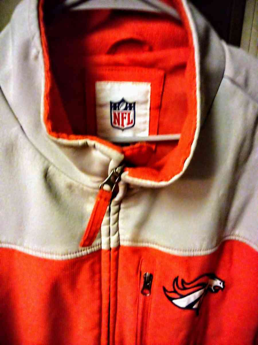 Mens XL Broncos Softshell Jacket Gently Used