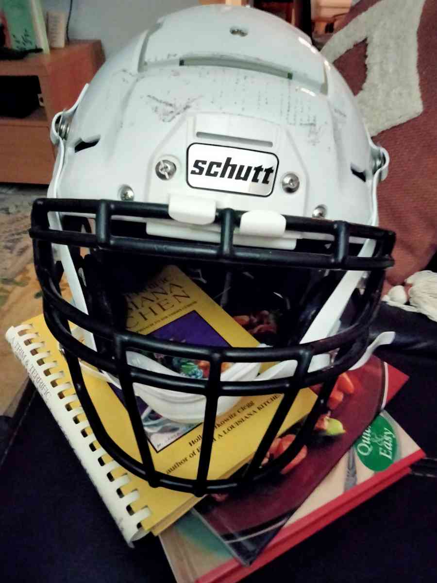 Schutt football helmet youth size M