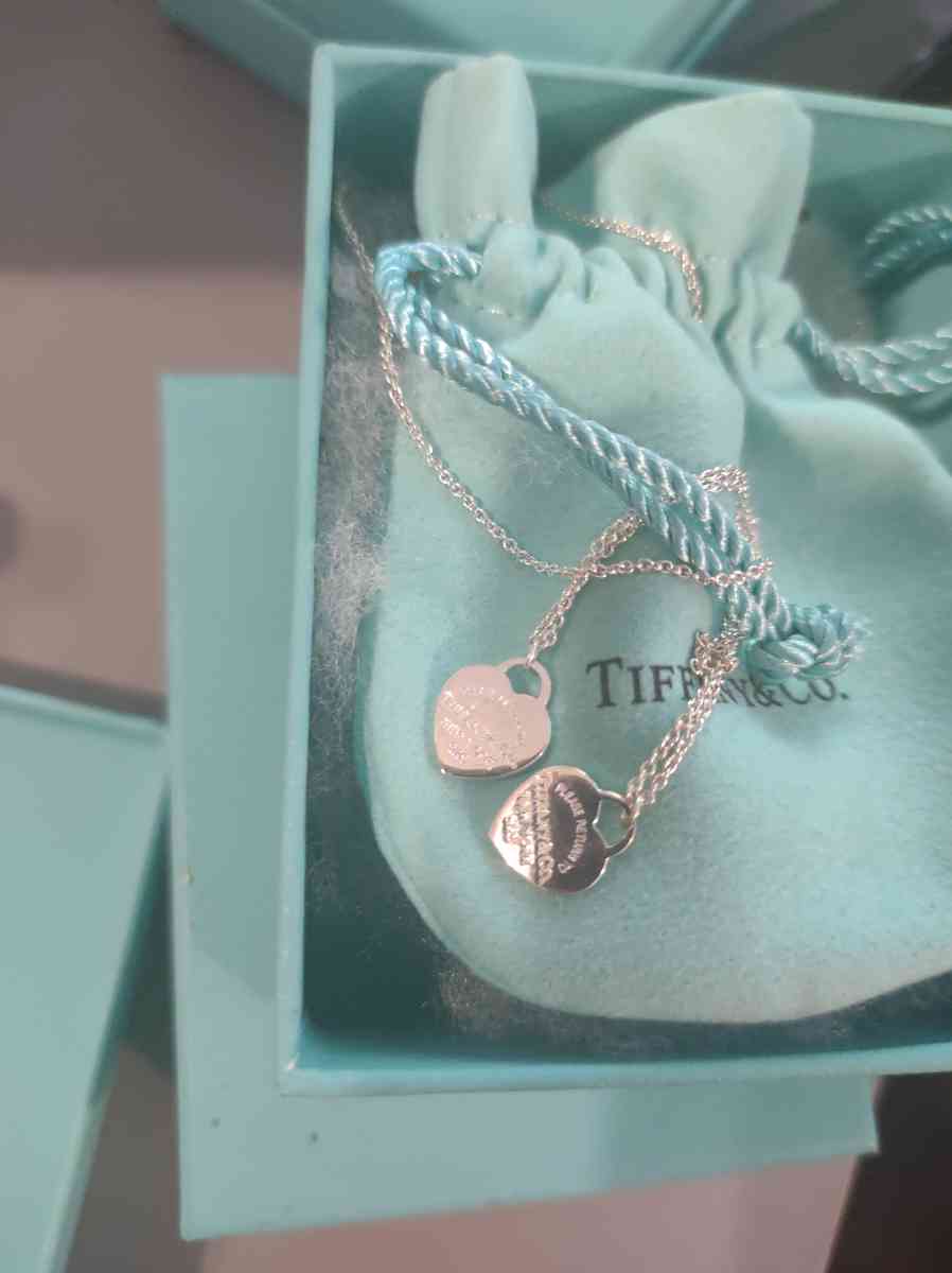 Tiffanys double mini heart necklace