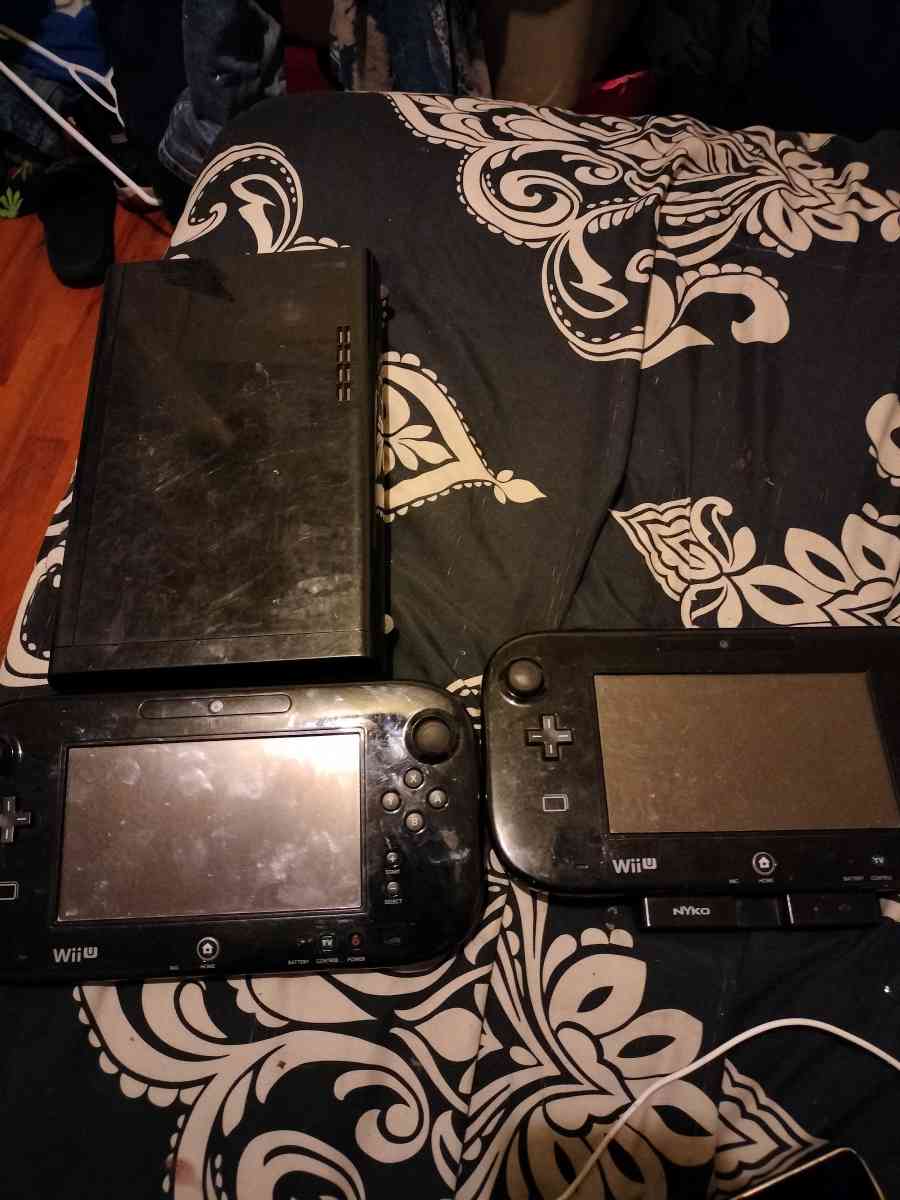 Nintendo Wii U and switch lite with games