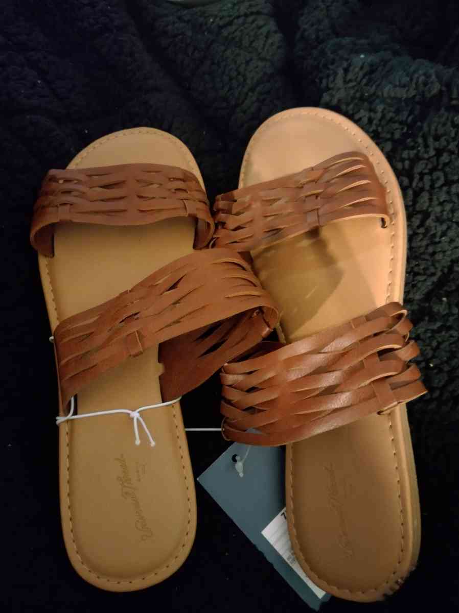 new with tag leather sandals size 7 half