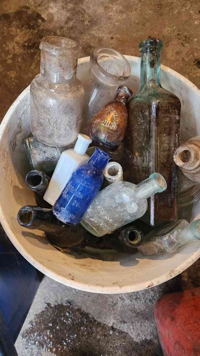old bottles from late 1800s early 1900s