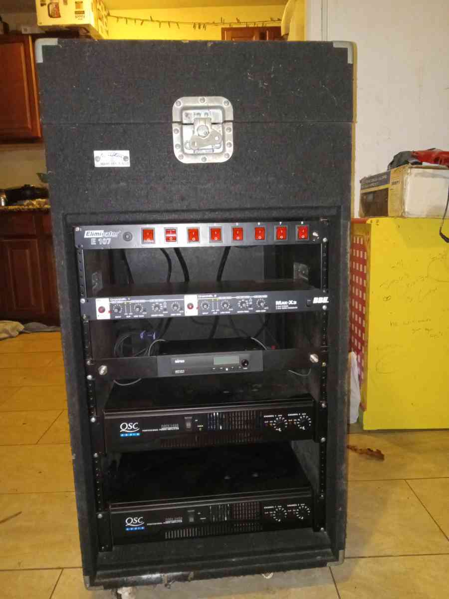 Estoy vendiendo sonido completo cerwin vega en 1350