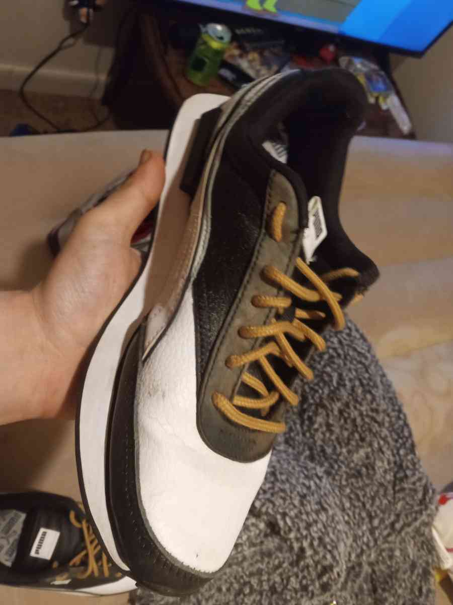 I want 15 for these pumas they are size 8