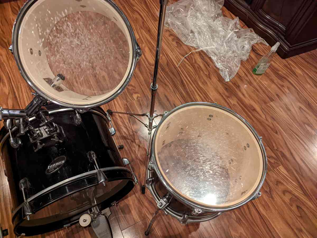 Ludwig Accent Cs Combo 5 piece Drumset with Throne