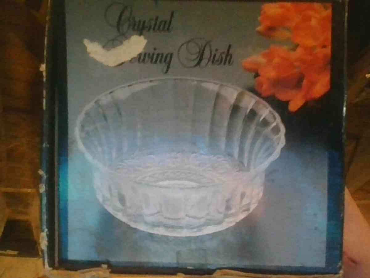 CRYSTAL SEWING DISH