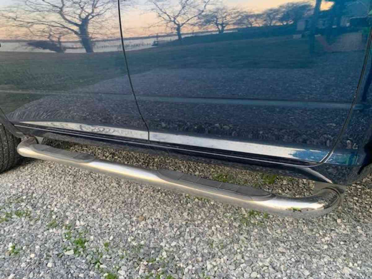 bar step for a Ram truck