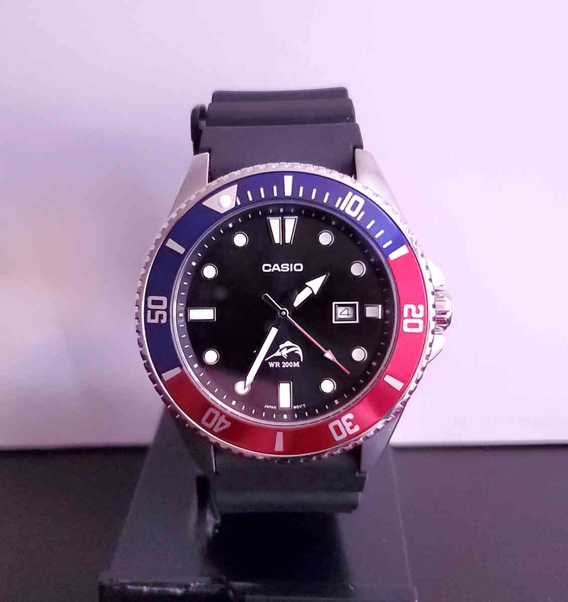 Mens Casio Watch 200 Meter Red and Blue Rotating Bezel