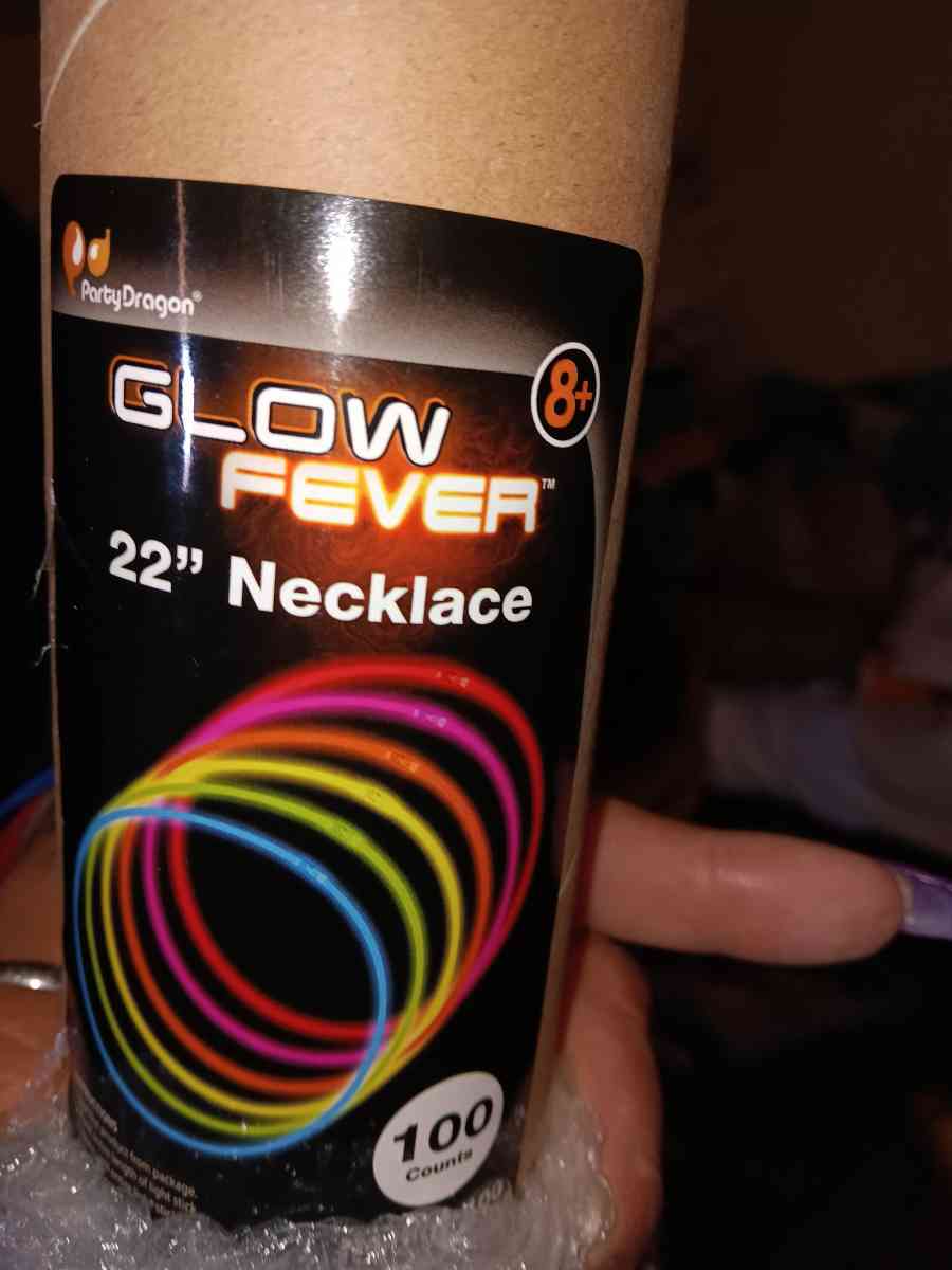 Glow in the dark necklaces 100 count