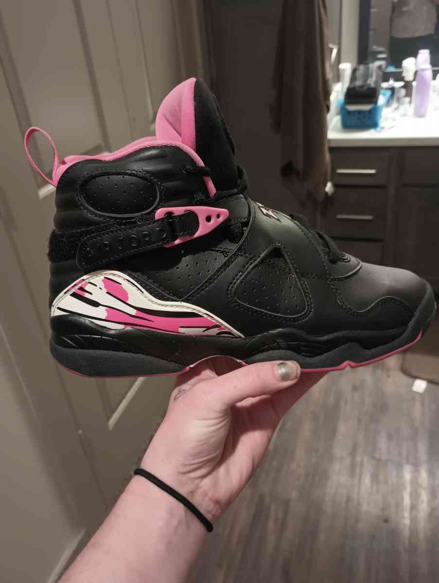 womens Jordan retro 8 shoes Size 5 and half