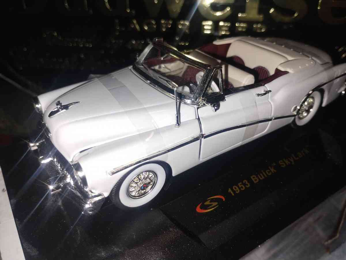 1953 Buick Skylark collectable signature model Car