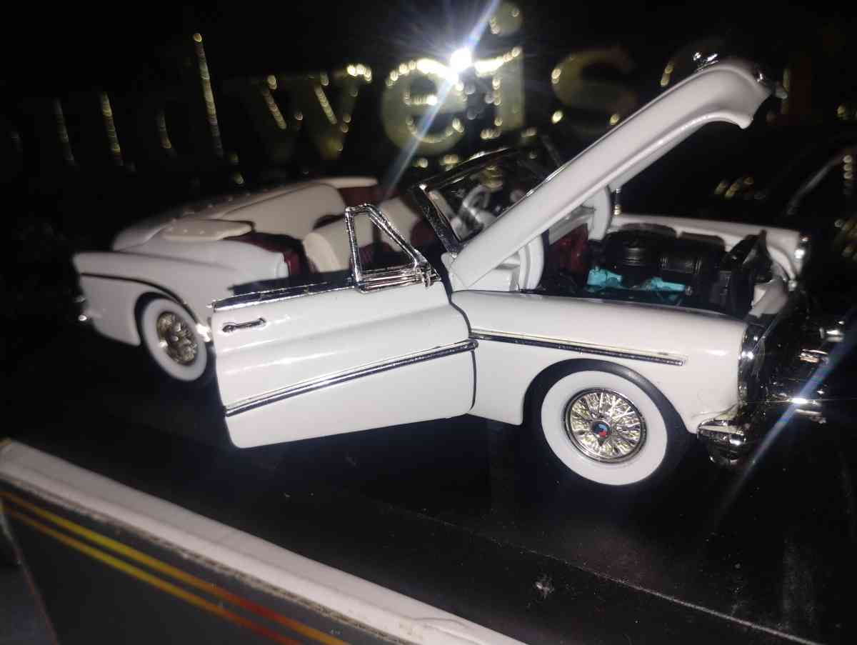 1953 Buick Skylark collectable signature model Car