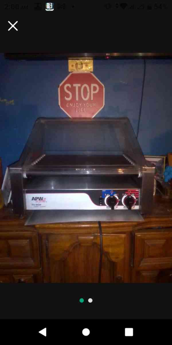 Flat top hot dog roller