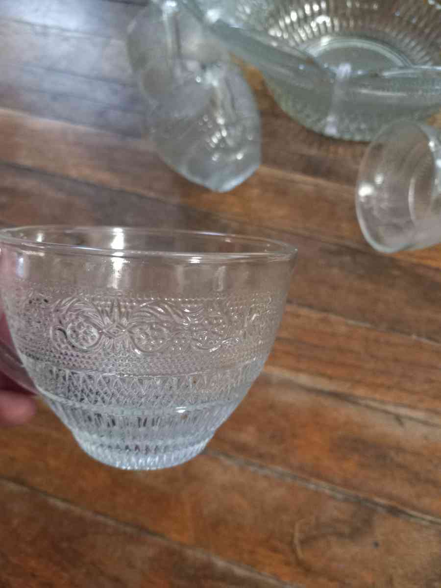 vintage 1960s glass punch bowl with 12 cups