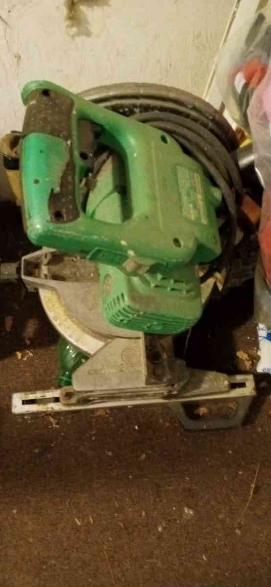 Hitachi miter saw works good  pick up only