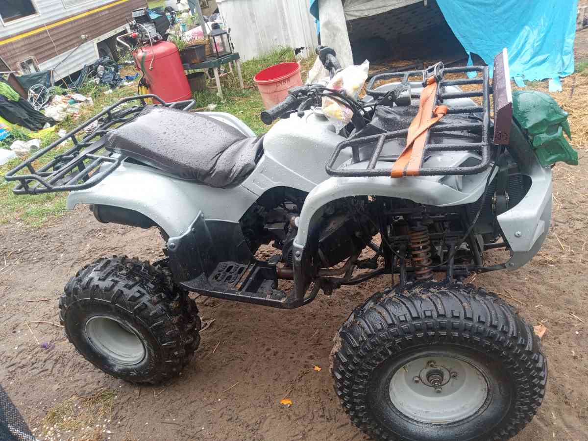 four wheeler a 300 nothing wrong with it runs great