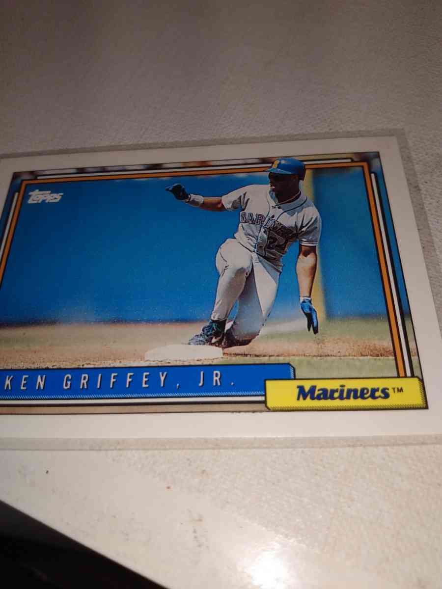1992 Topps card number 50 Junior