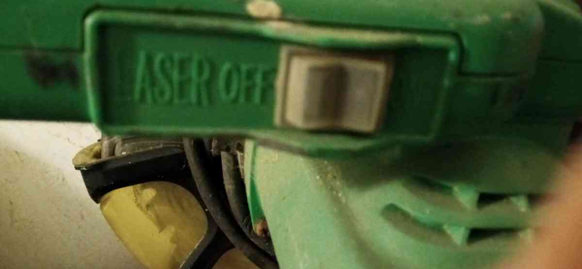 Hitachi miter saw works good  pick up only