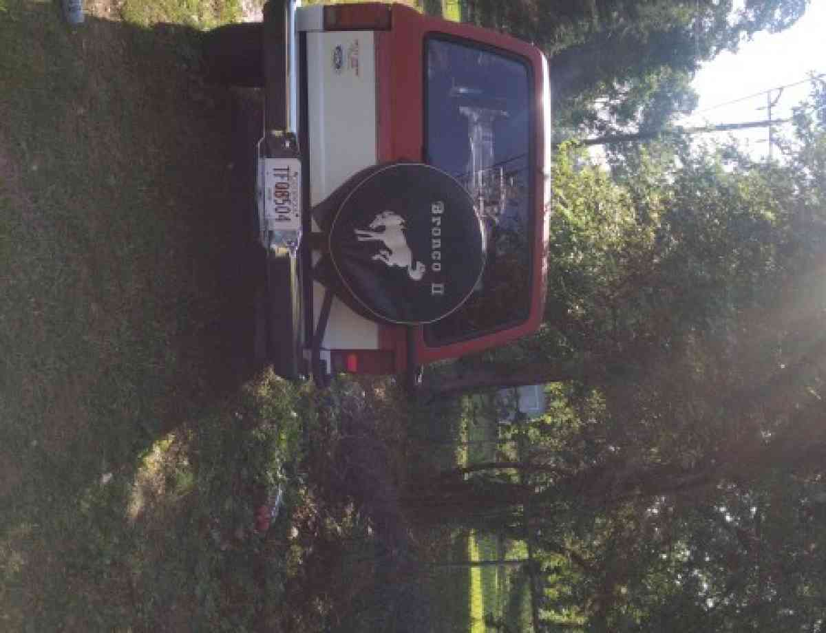 1987 Ford Bronco XLT V6 4WD