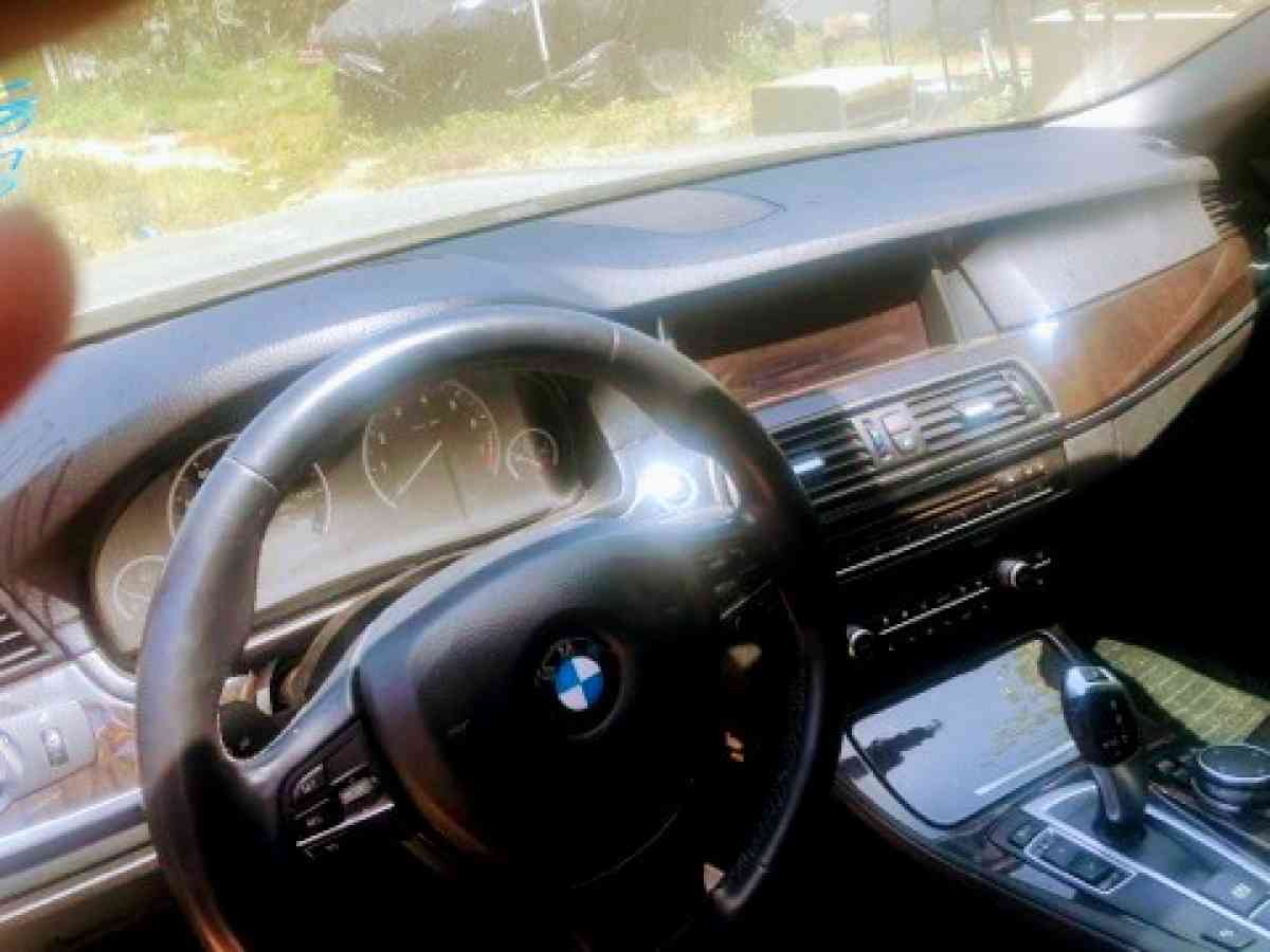 2015 BMW 528i RWD