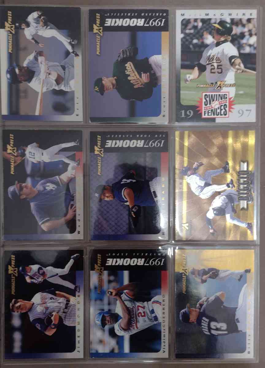 lot of 36 raw baseball cards