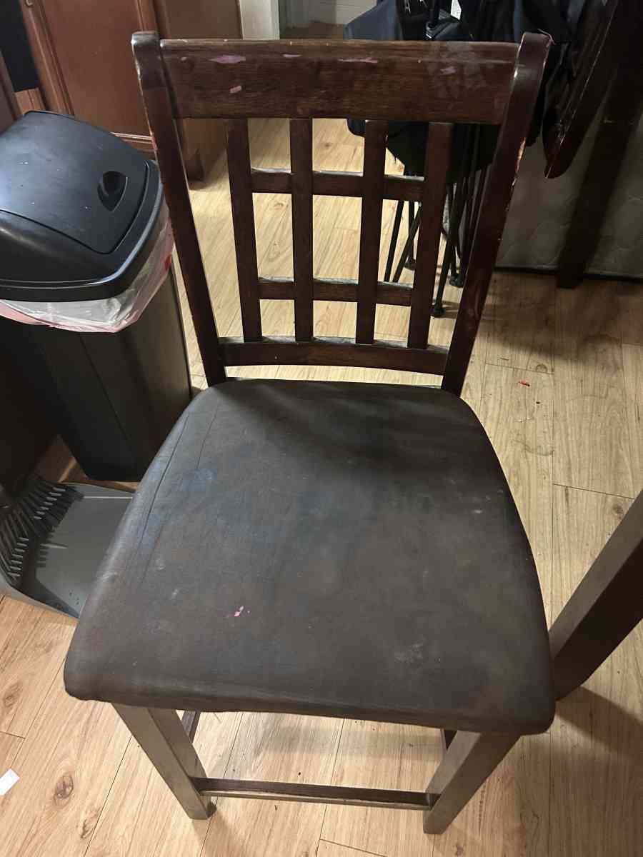 5 chair table