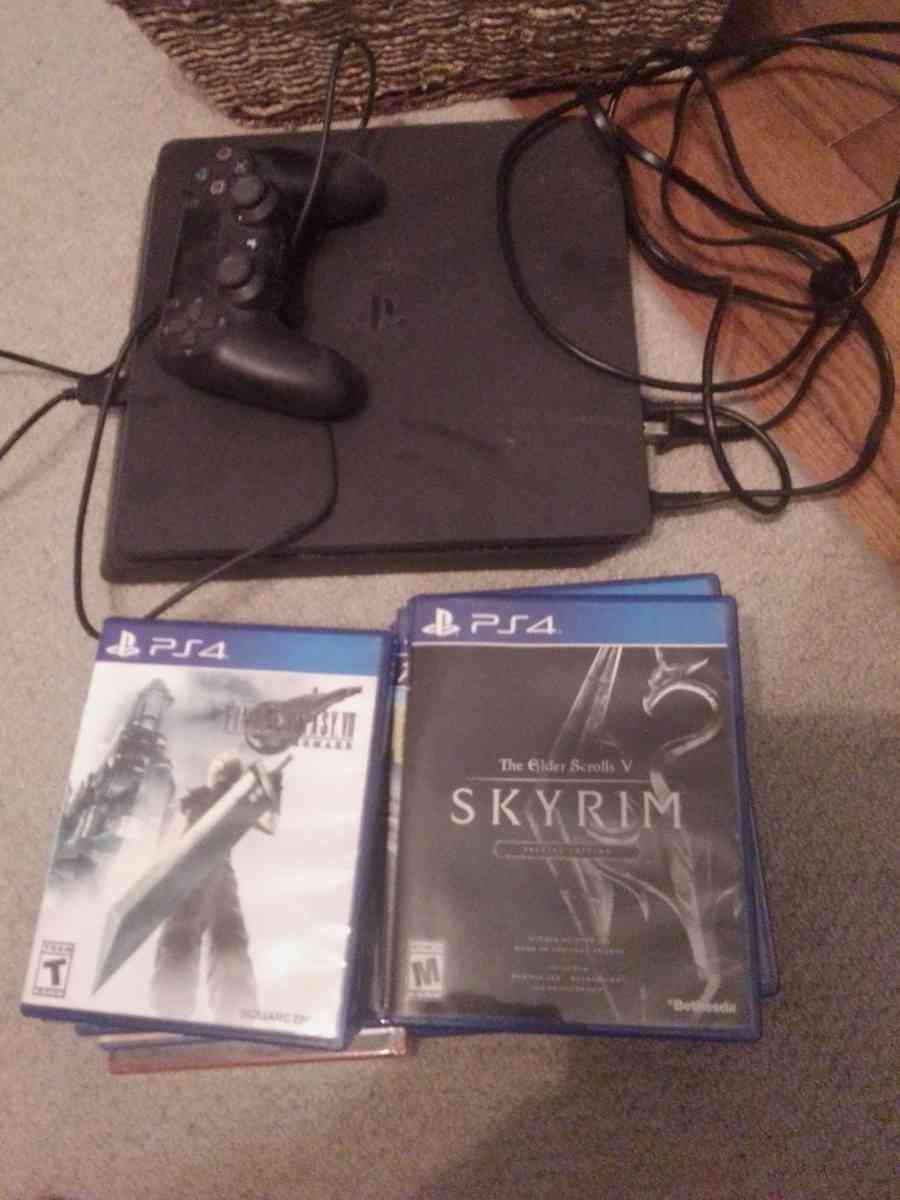 PS 4 and 11 games