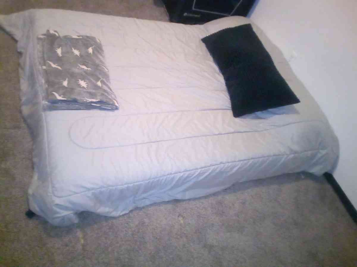 twin metal frame that folds up twin and full mattresses