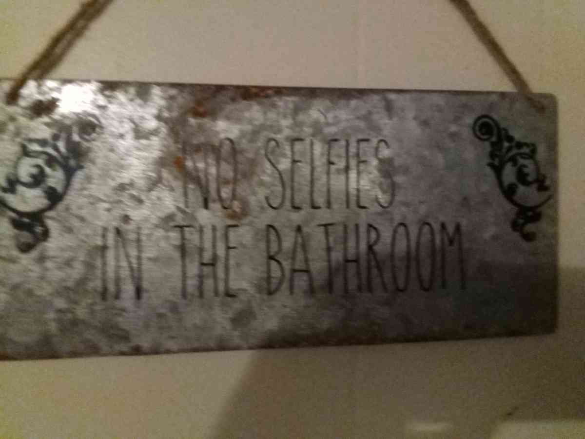 bathroom decor