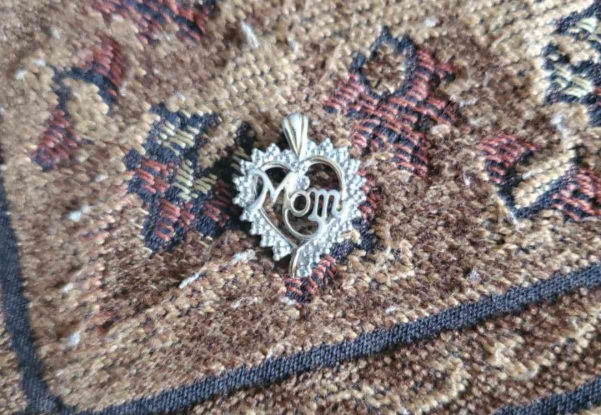 Heart Shaped Mom Necklace Pendant