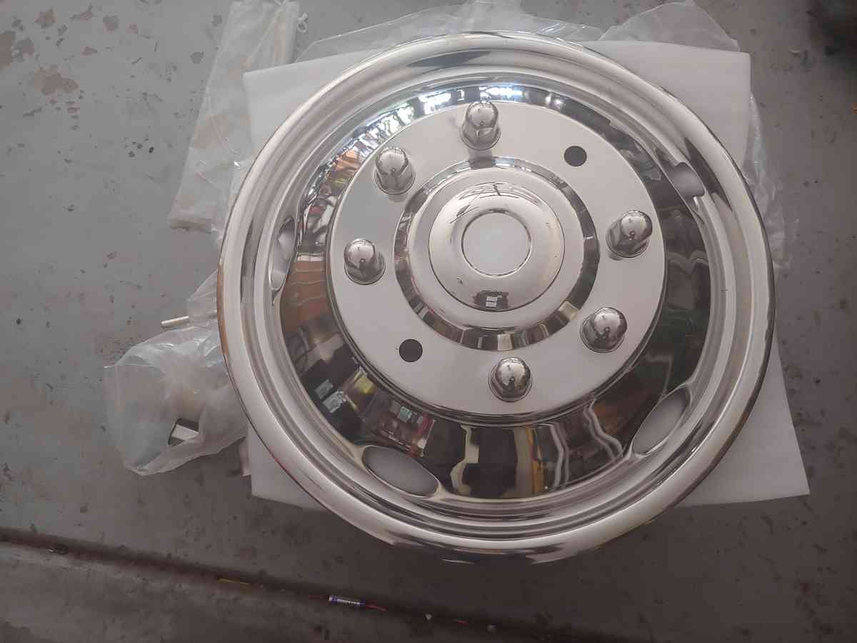 RV hubcaps brand new