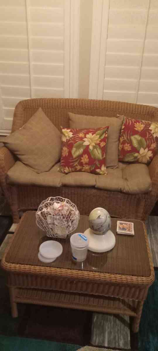 Hampton Bay Wicker Love Seats End Tables and Cofffee Table