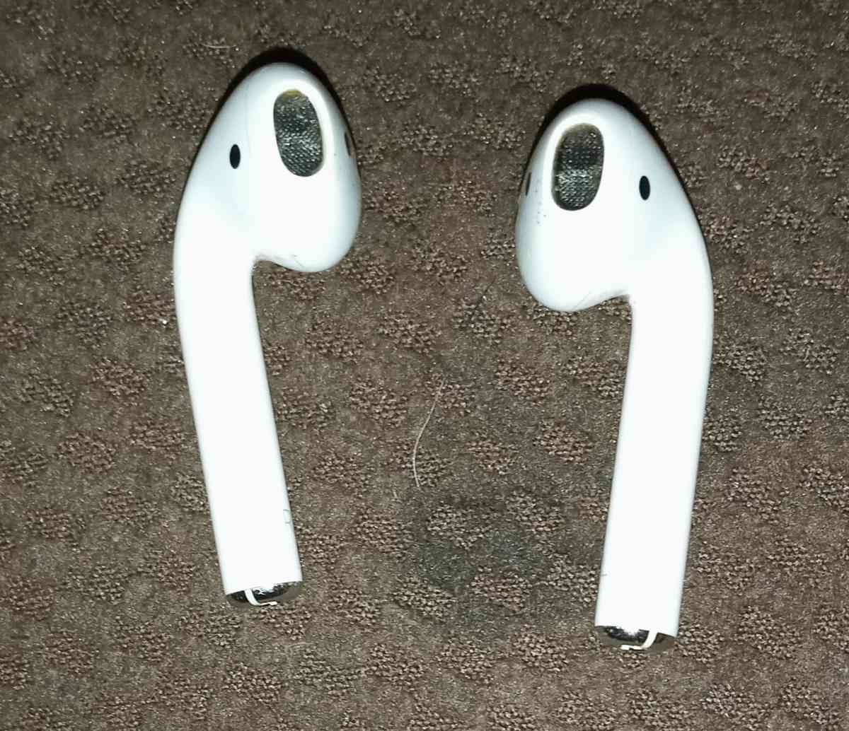 apple AirPods 1st generation