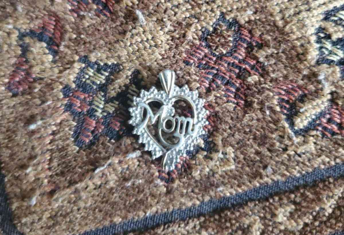 Heart Shaped Mom Necklace Pendant