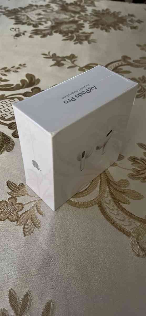 Apple AirPods Pro 2023