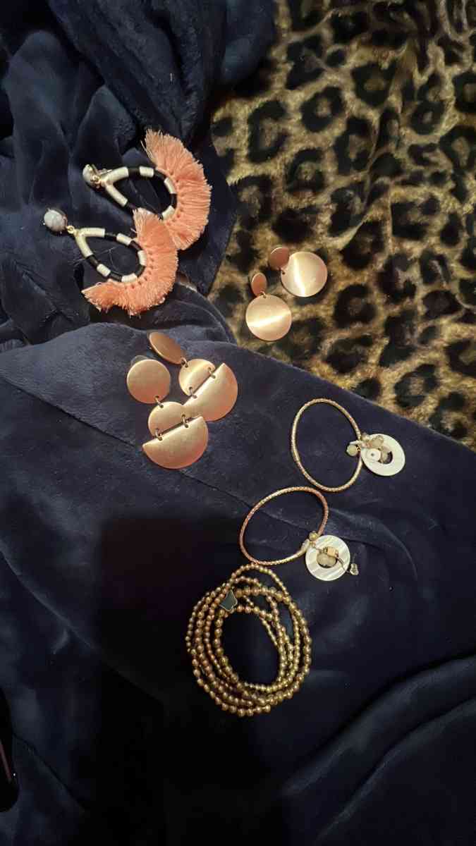 bundle of make up scarfs and socks also hats