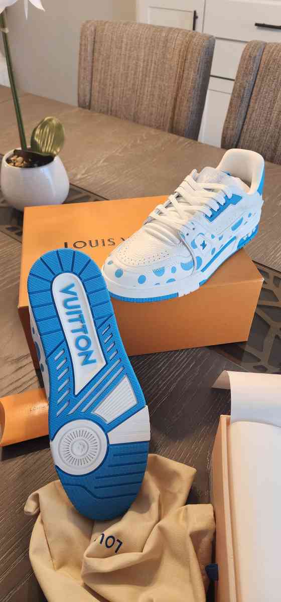 Louis Vuitton Sneakers