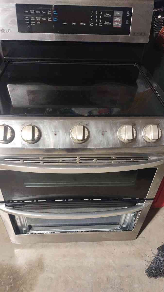 LG Electric stove oven